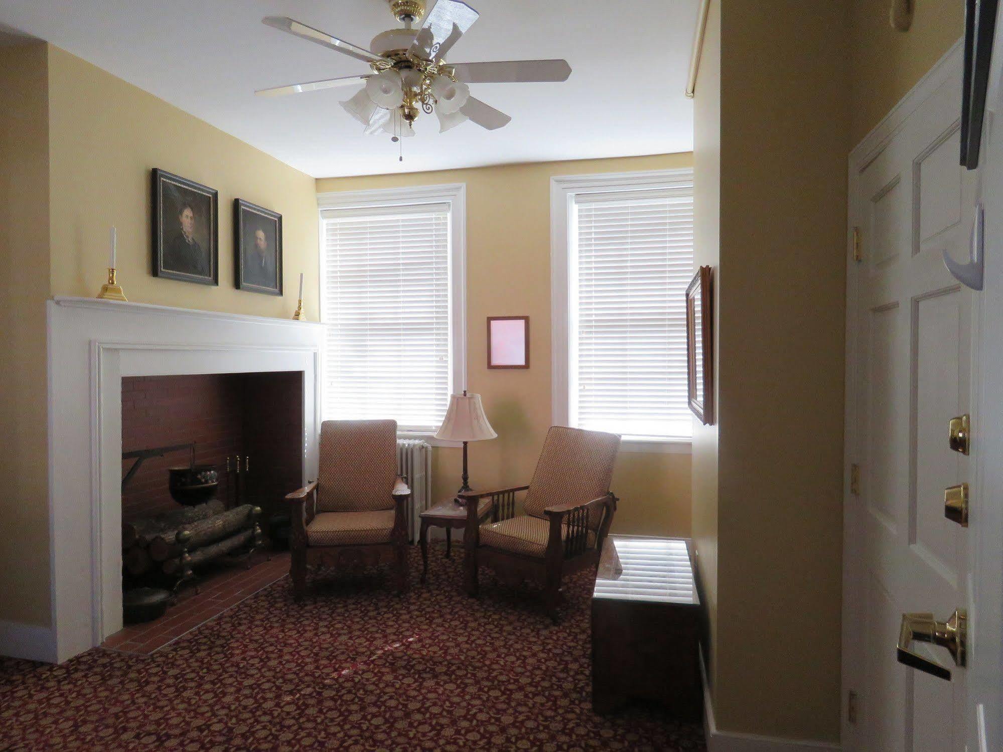 The Swope Manor Bed & Breakfast Гетисбърг Екстериор снимка